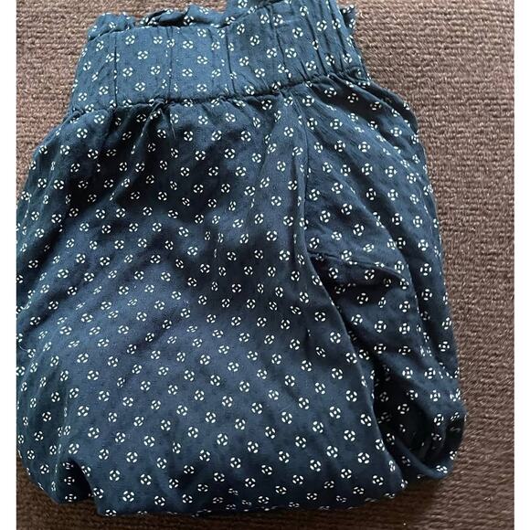 H&M Size 6 Navy Blue Polka Dot Off Shoulder Top - Picture 6 of 8